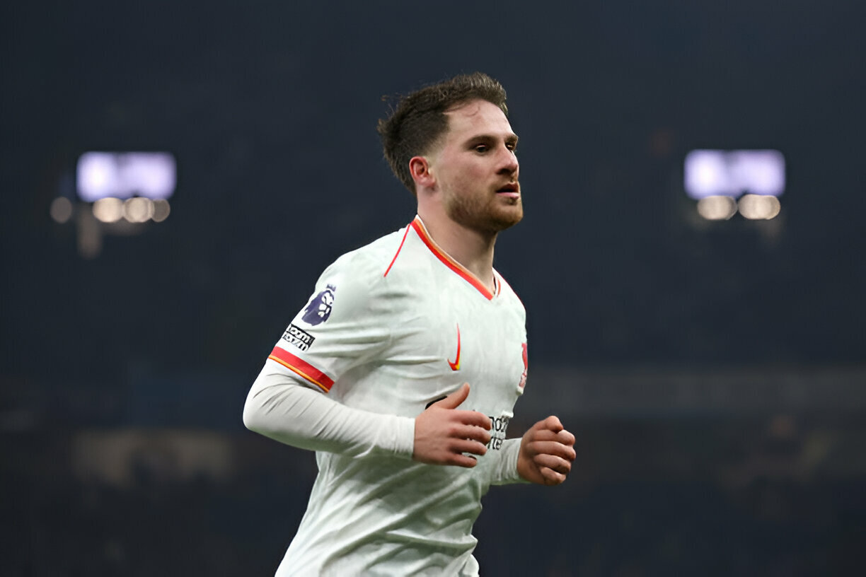 Mac Allister cùng Liverpool hòa Aston Villa 2-2.